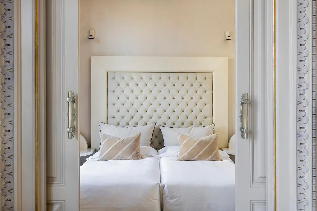 SUITE TWO BEDROOMS WITH TERRACE Room, El Palauet Modernist Suites, Barcelona