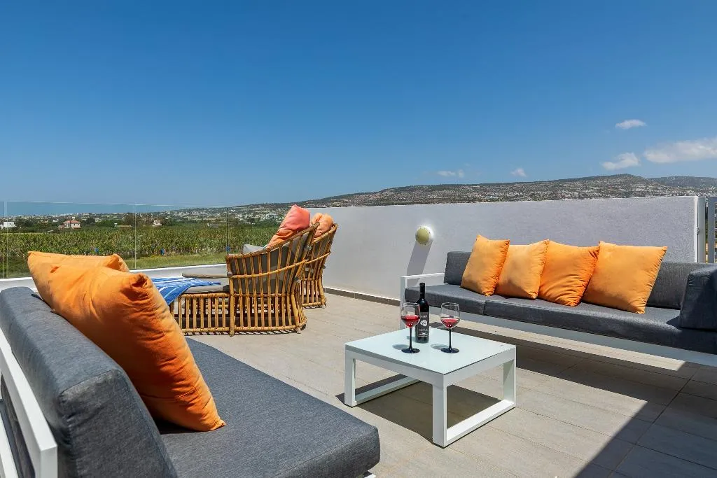 VILLA FIVE BEDROOMS WITH MORE THAN THREE BATHROOMS Room, Sea Point Villas, Cyprus