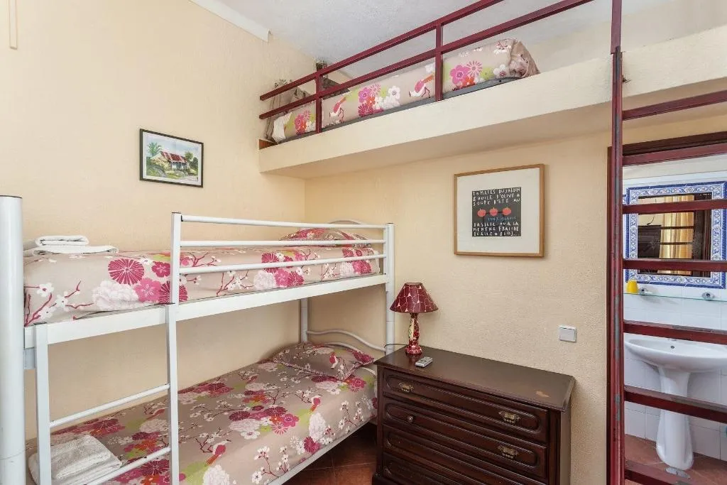 Room, Pension Bicuar, Algarve