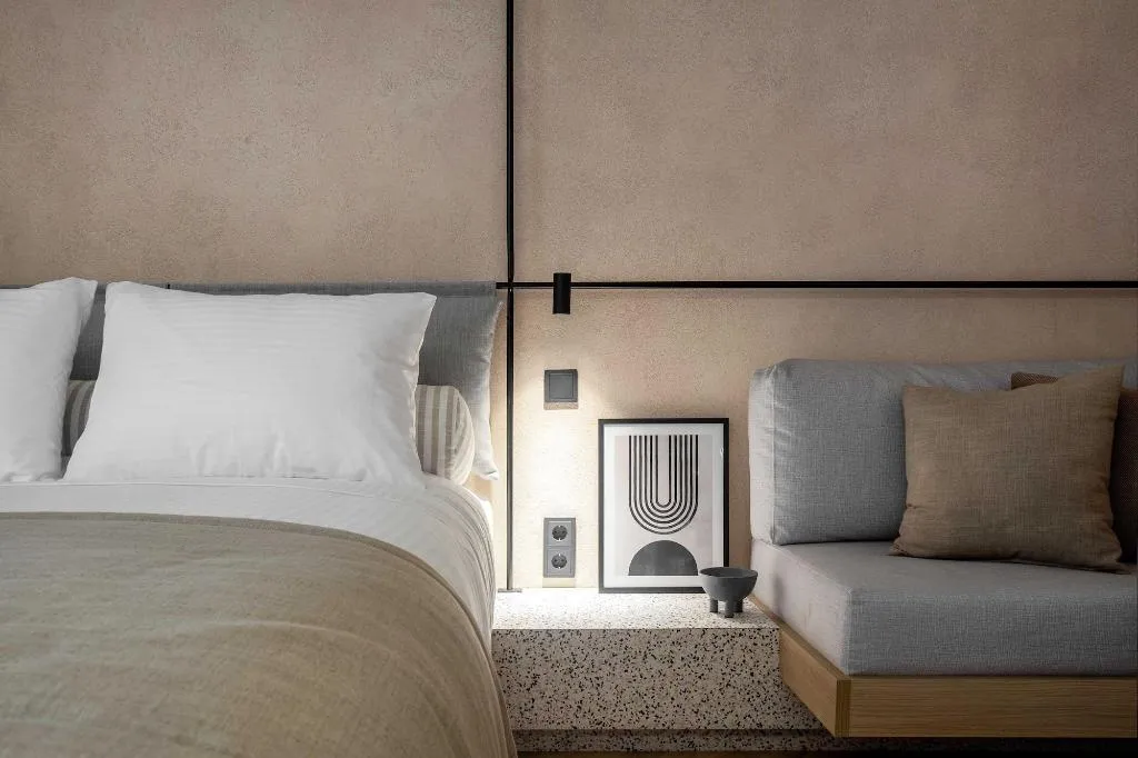 Room, Newel Psychiko, Athens