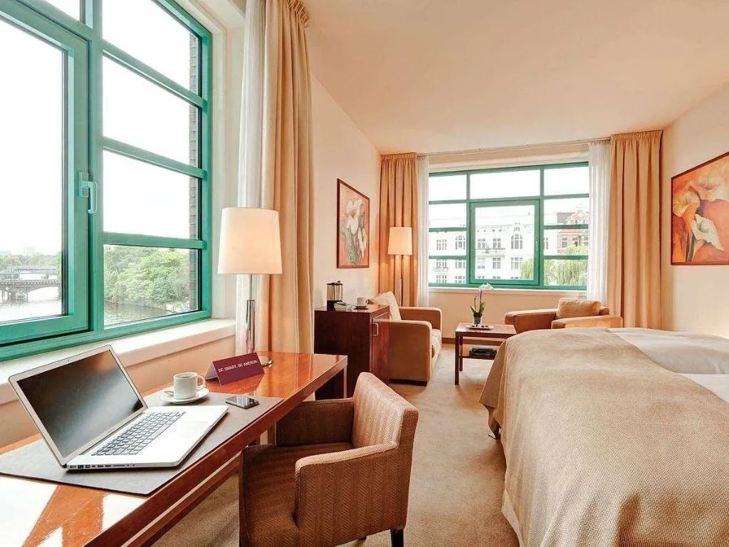 Room, Ameron Abion Spreebogen Waterside, Berlin