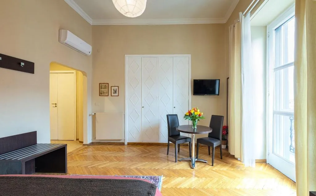 Room, B&B Il Ventre di Napoli, Naples