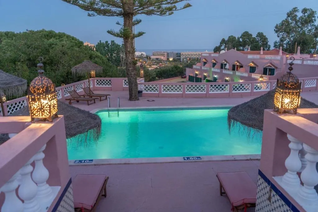 Sports and Entertainment, Inn Seventies Cheap & Chic, Algarve