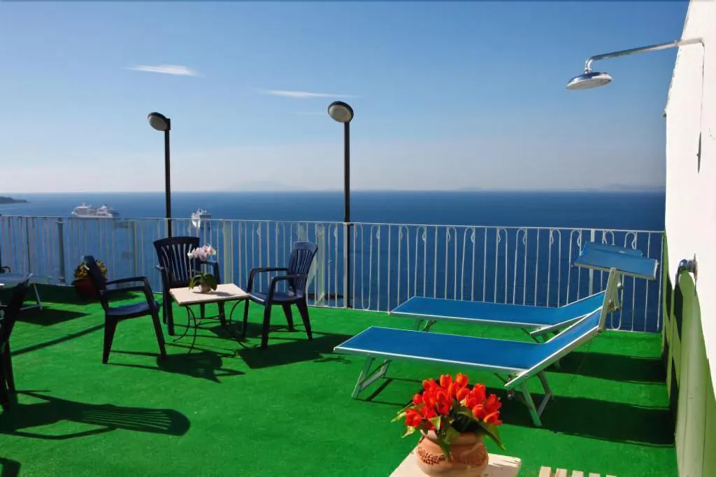 Terrace, Hotel Klein Wien, Naples