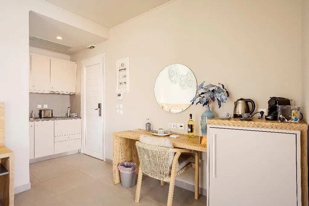 SUITE SUPERIOR WITH TERRACE Room, Sarpidon Suites, Crete
