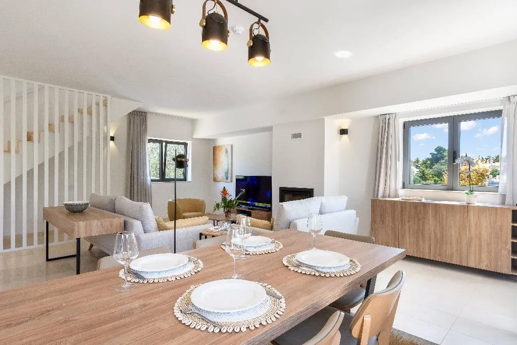 TOWNHOME THREE BEDROOMS Room, Carvoeiro Gardens, Algarve