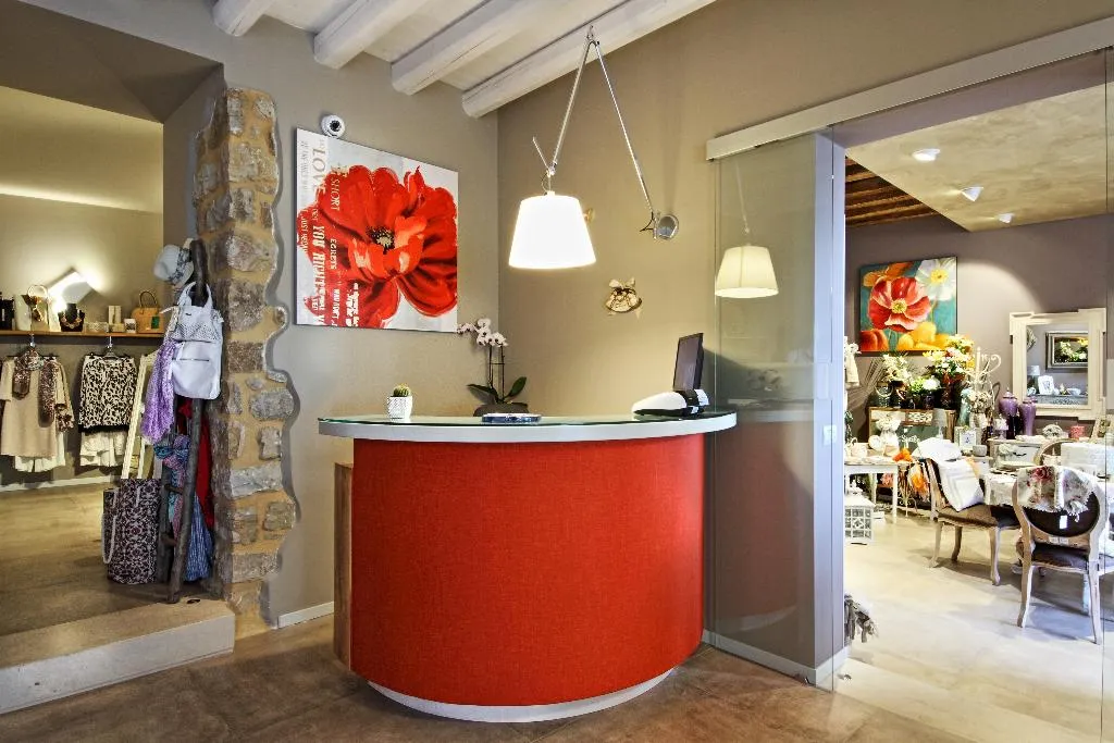Lobby, Notti O'Tunn, Palermo