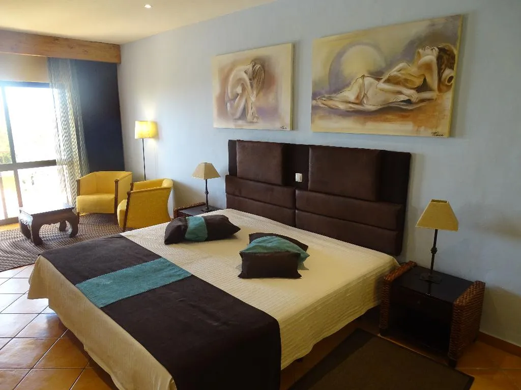 Double or Twin SUPERIOR SIDE SEA VIEW Room, Luzmar Villas, Algarve