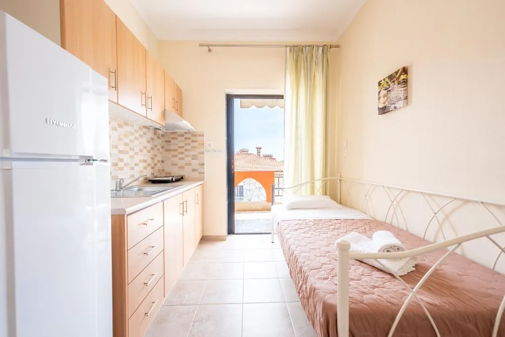 TRIPLE STANDARD Room, Milonas House Apartments, Halkidiki