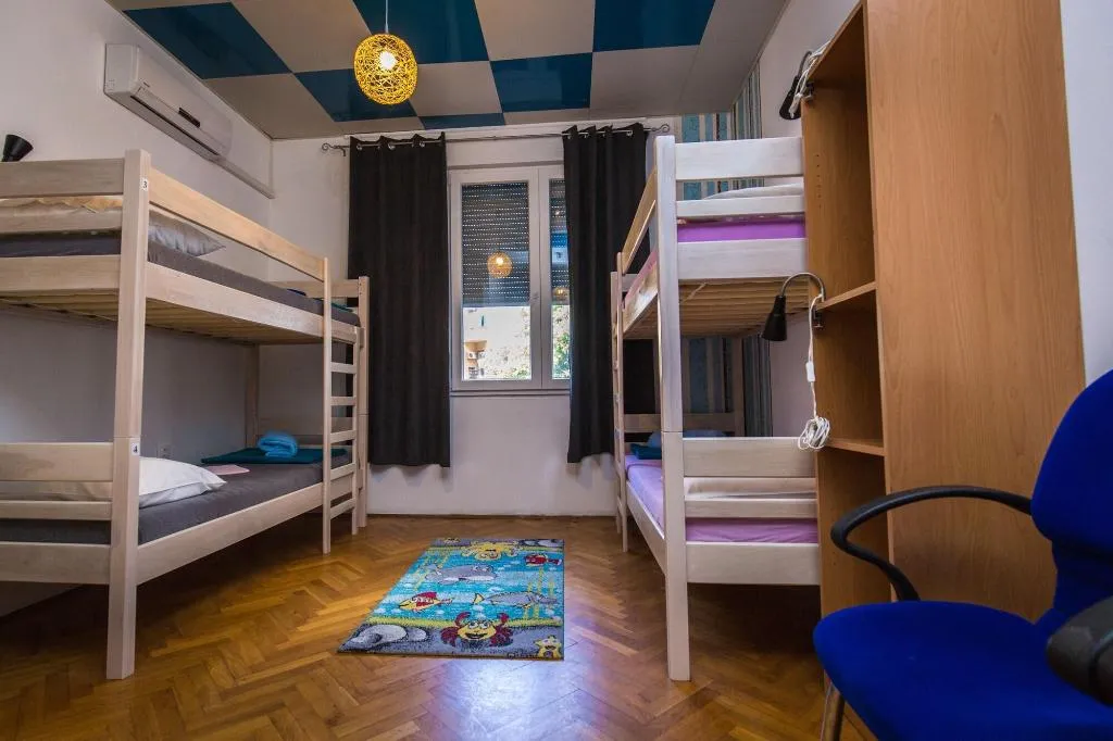 Room, Crazy House Hostel Pula, Istria