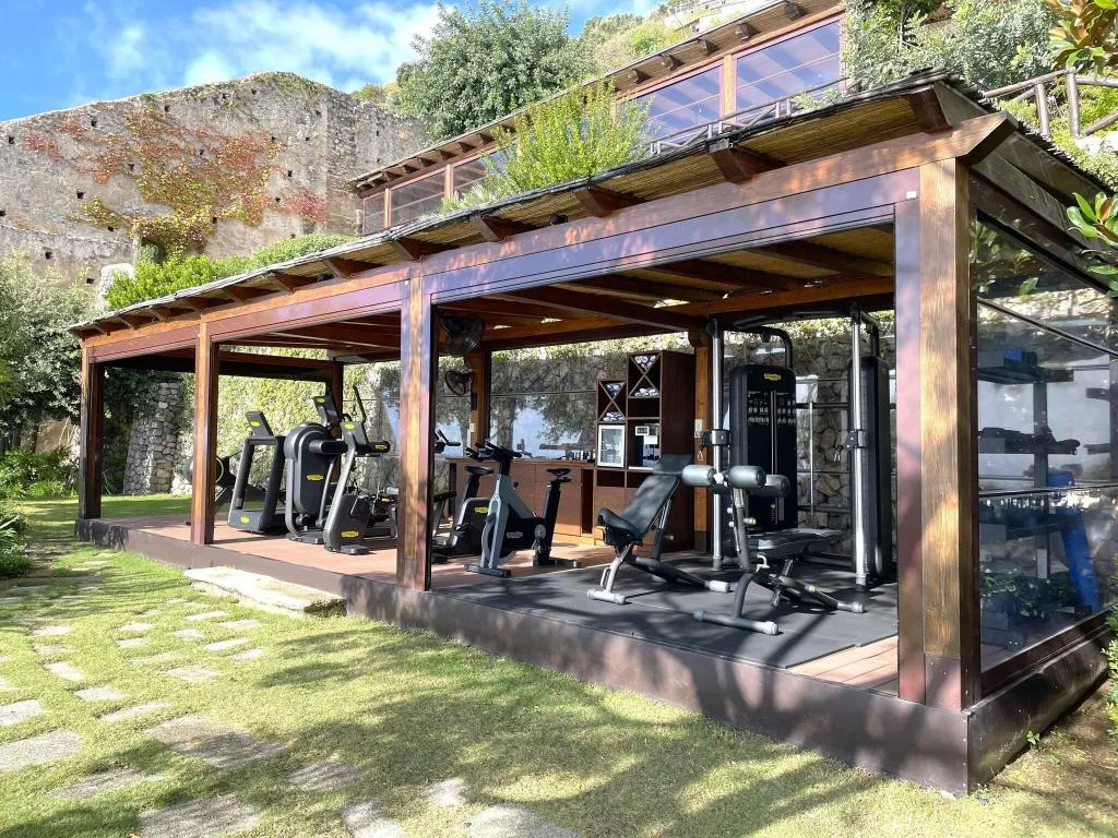 Sports and Entertainment, Monastero Santa Rosa Hotel & Spa, Naples
