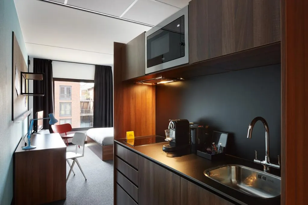 STUDIO DELUXE Room, The Social Hub Groningen, Amsterdam