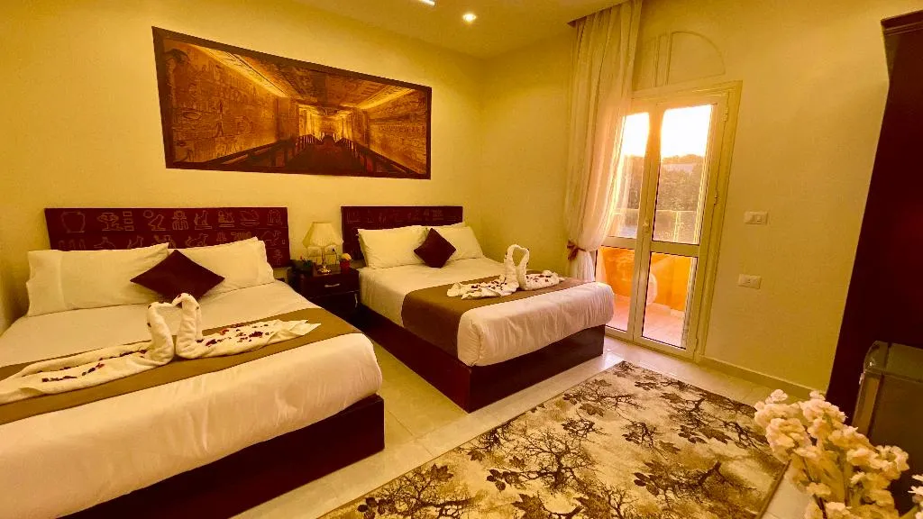 QUADRUPLE TWO BEDS Room, Nemes Pyramids View Inn, Cairo