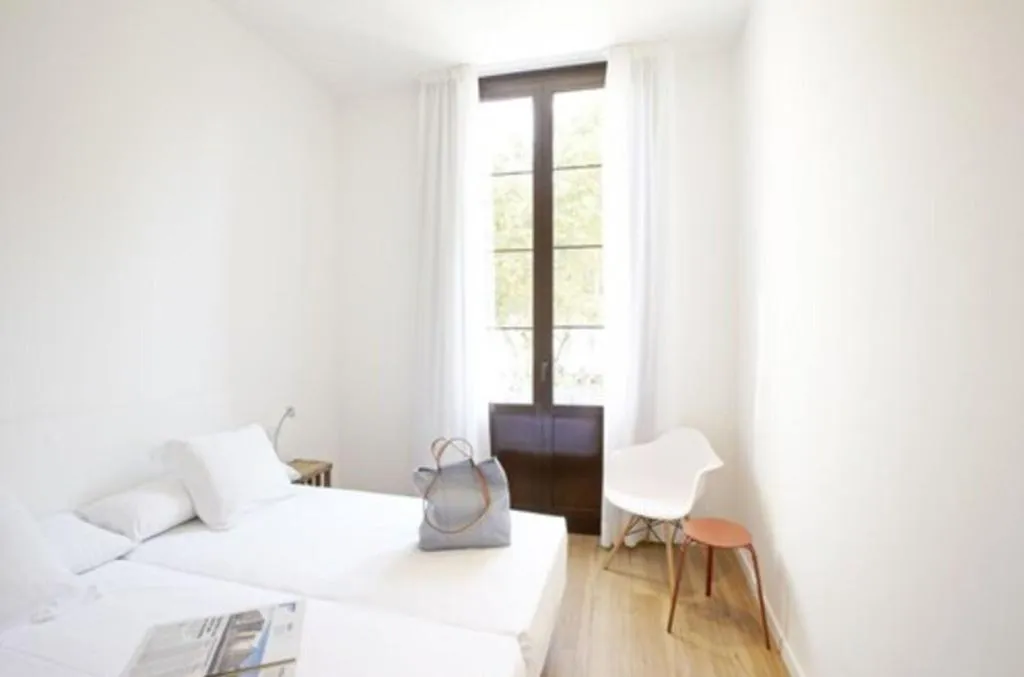Room, Som Nit Born, Barcelona