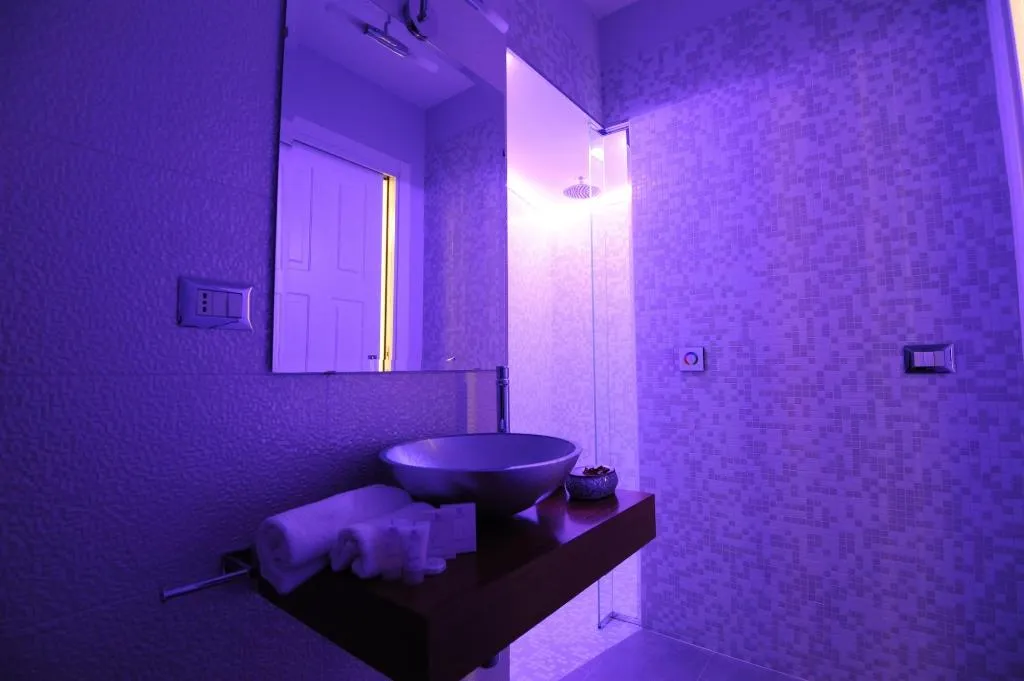 Room, Residenza Borbonica, Naples