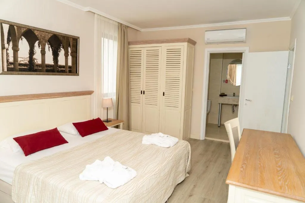 SINGLE ONE BEDROOM Room, White Rock Castle Suite Hotel & Spa, Varna
