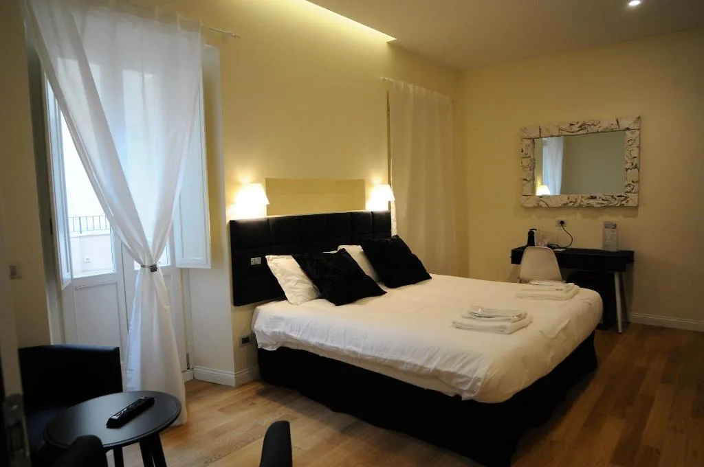 Room, Magia A Trilussa, Rome