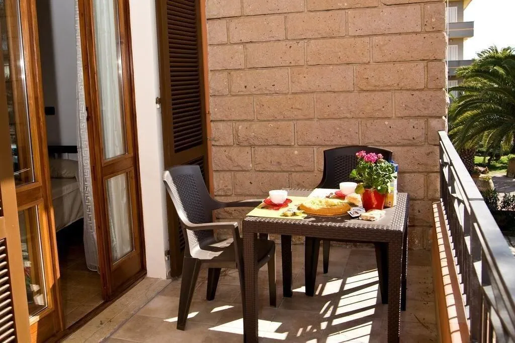 Room, Villa Marogna Rooms And Breakfast, Alghero