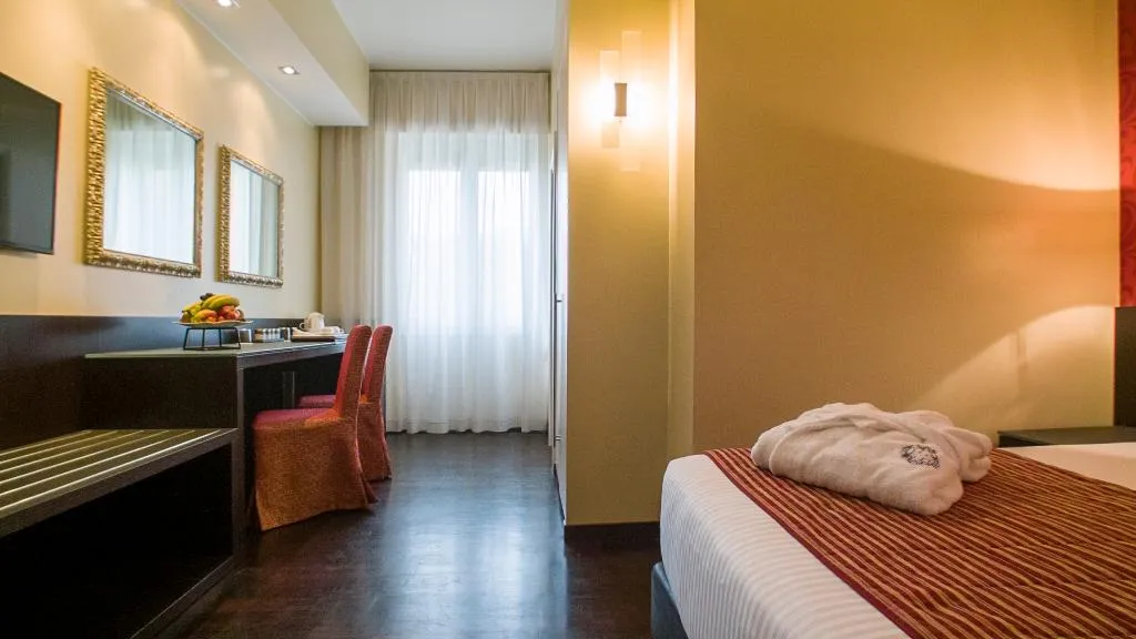 Double or Twin STANDARD Room, Hotel Manin Milano, Milan
