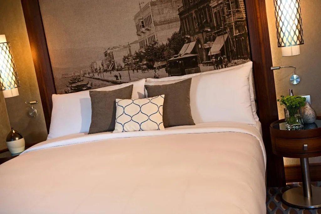 Room, Renaissance Izmir, Izmir