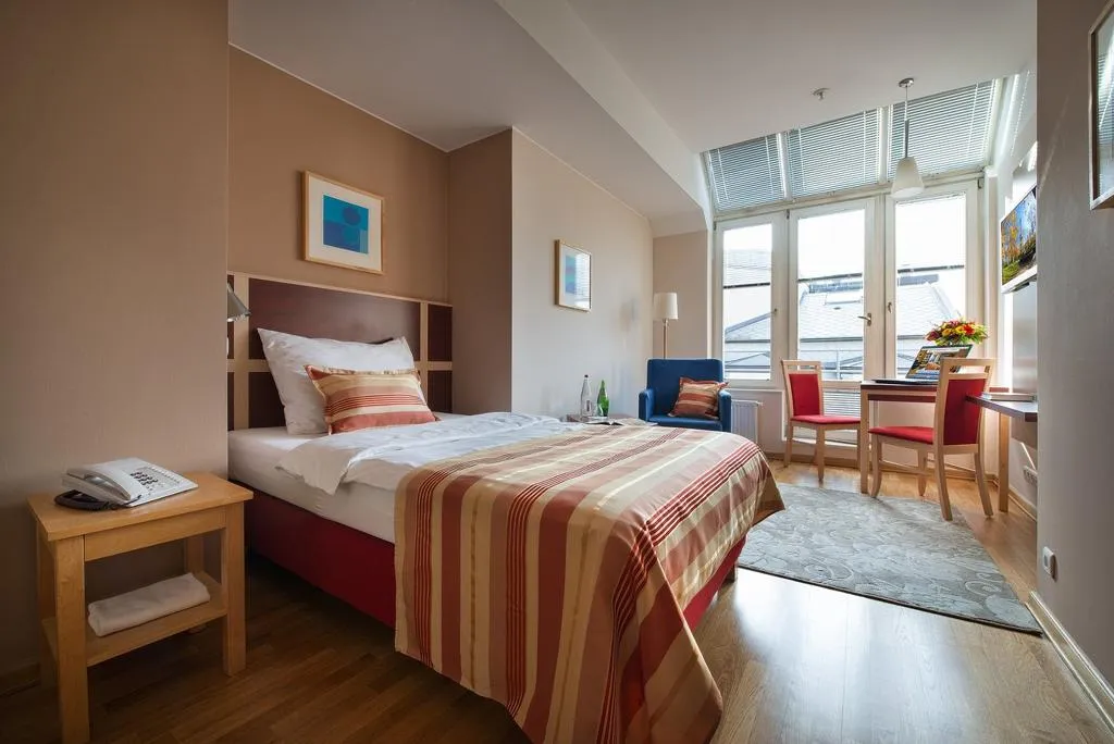 SINGLE WITH BALCONY Room, EA Hotel Julis, Prague