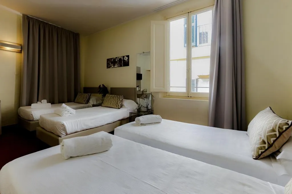 QUADRUPLE SUPERIOR Room, Albergo Firenze, Florence