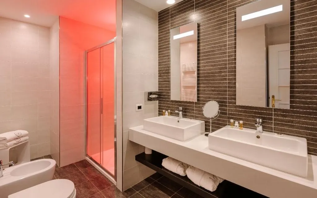 DOUBLE SINGLE USE WITH BALCONY WITH VIEWS Room, Hotel Mentana, Milan
