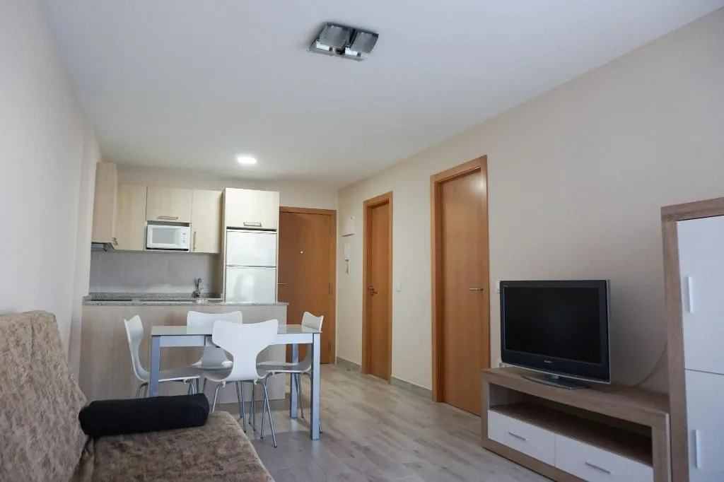 APARTMENT CAPACITY 3 ONE BEDROOM Room, Iris, Valencia
