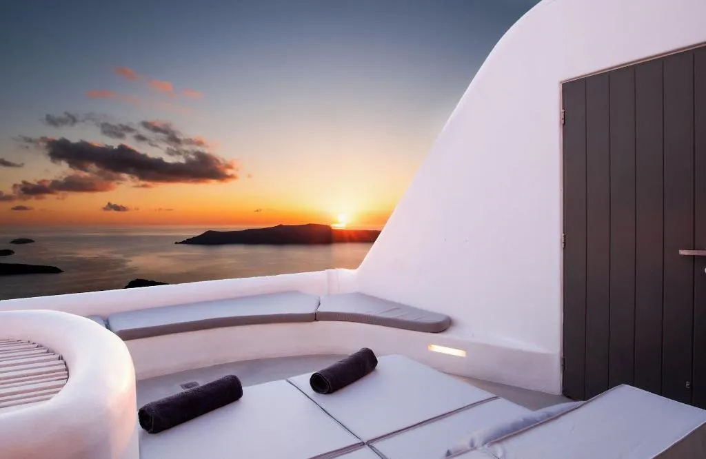 Room, Heavens Edge by Mr and Mrs White, Santorini