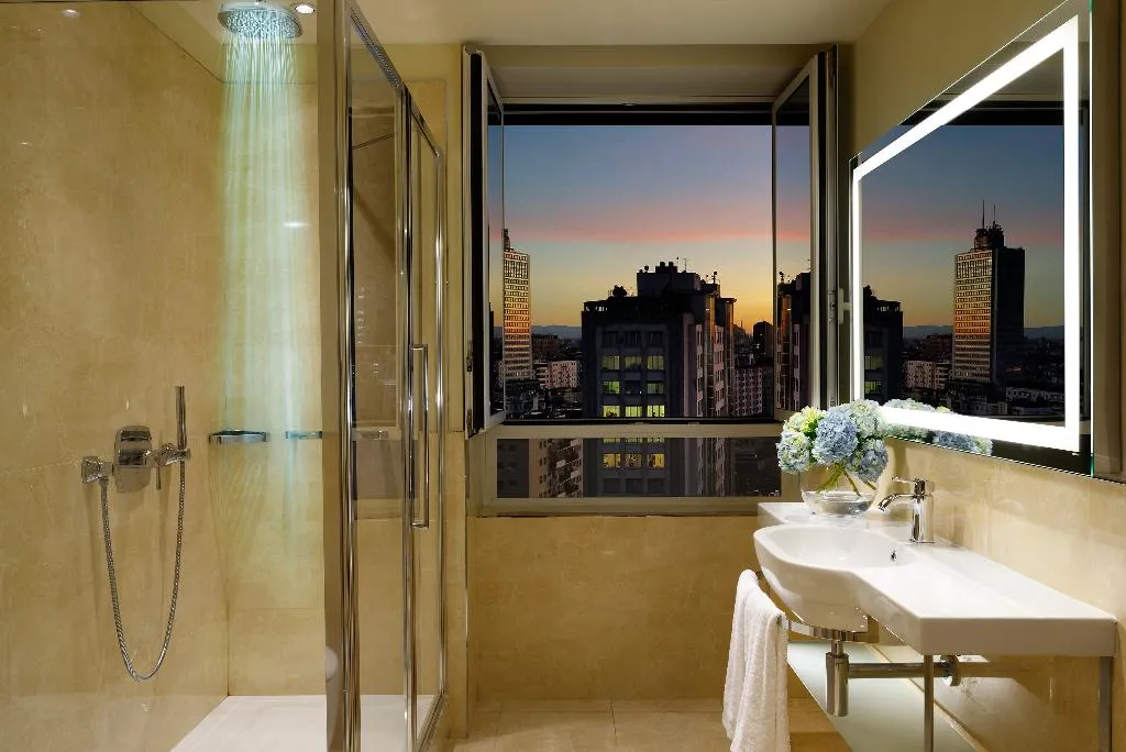 JUNIOR SUITE CLASSIC Room, UNA HOTELS Century Milano, Milan