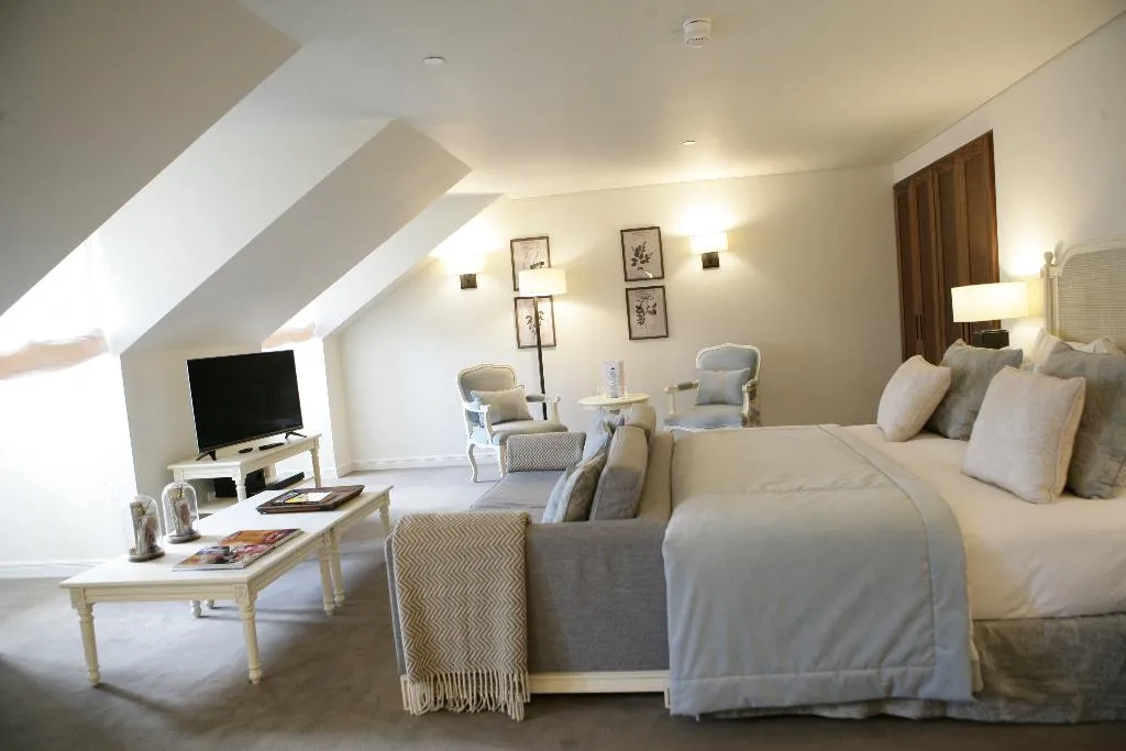 SUITE PRESTIGE Room, Corpo Santo Lisbon Historical Hotel, Lisbon
