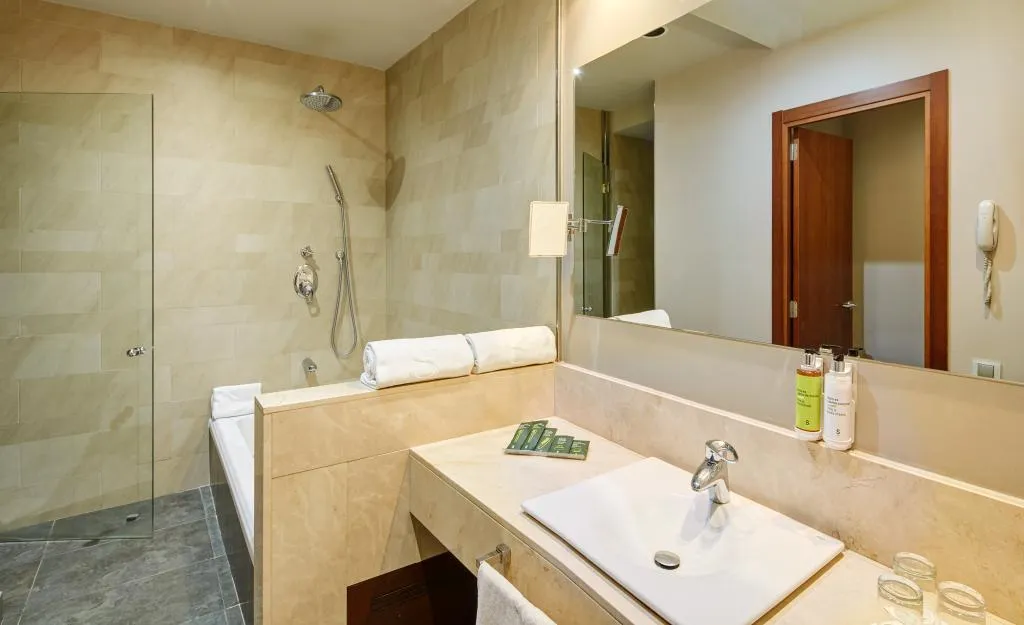 TRIPLE SUPERIOR Room, Sercotel Ciutat de Montcada, Barcelona