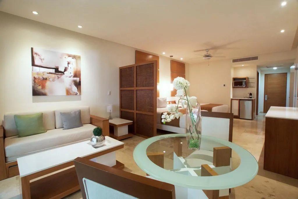 JUNIOR SUITE DELUXE Room, The Reef 28 Adults Only All Suites, Playa Del Carmen