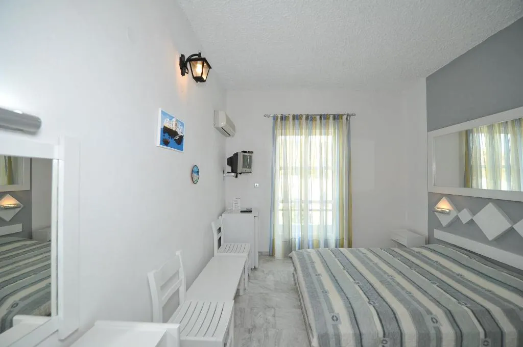 Room, Porto Castello, Santorini