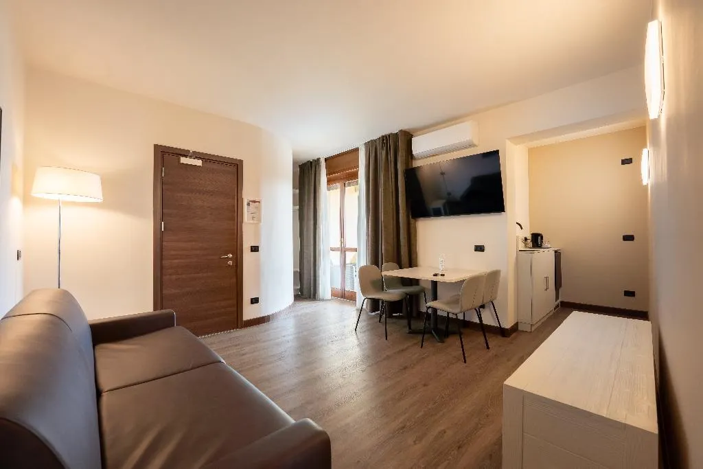 SUITE LUXURY Room, Hotel Gardenia Sirmione, Milan