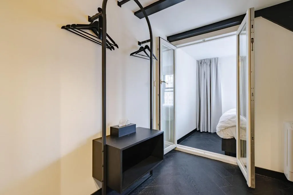 Room, Mr. Monkey Amsterdam, Amsterdam