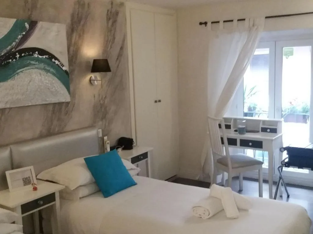 Room, Delsi Suites Pantheon, Rome