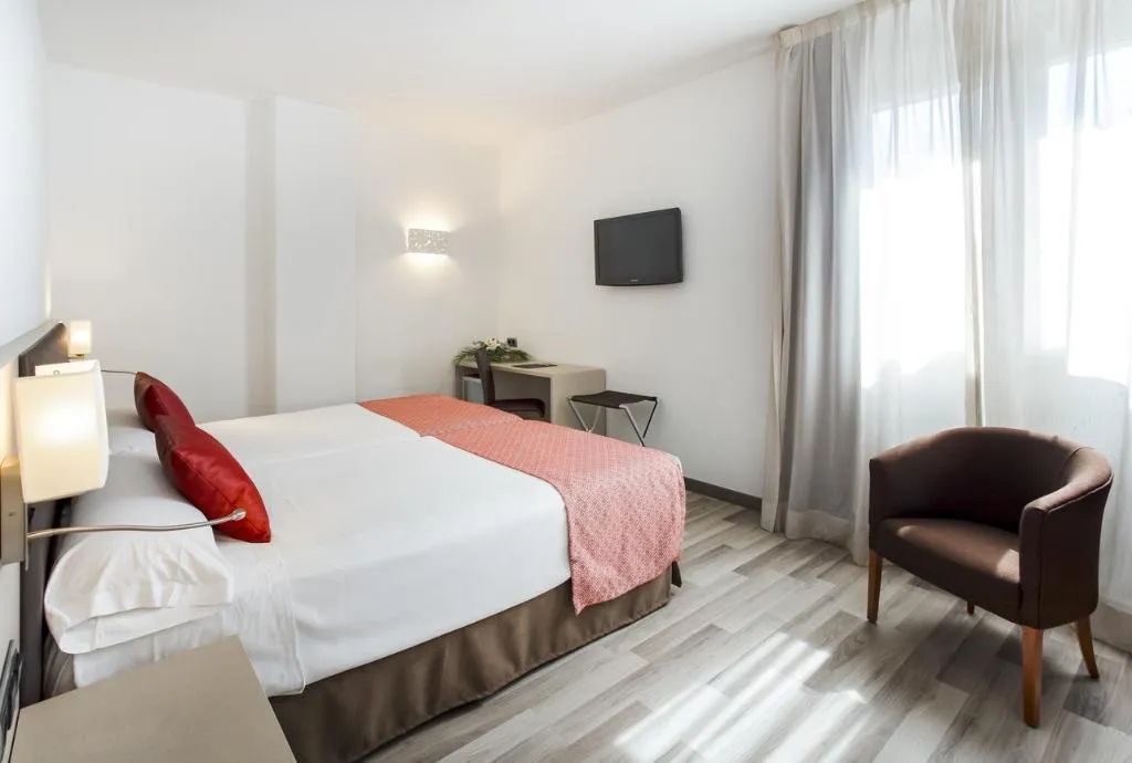 Room, Catalonia Hispalis, Seville