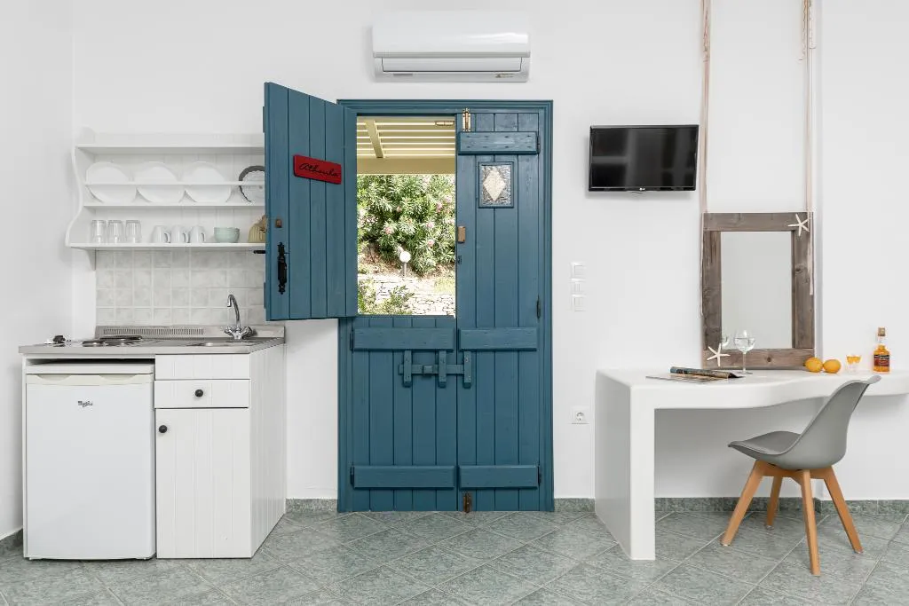 STUDIO SUPERIOR WITH TERRACE Room, Palatiana Agriturismo - Philoxenia Cottages, Crete