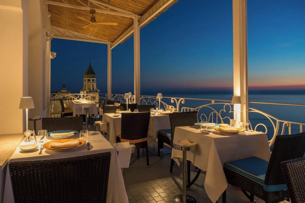 Restaurant, Tramonto D'oro, Naples
