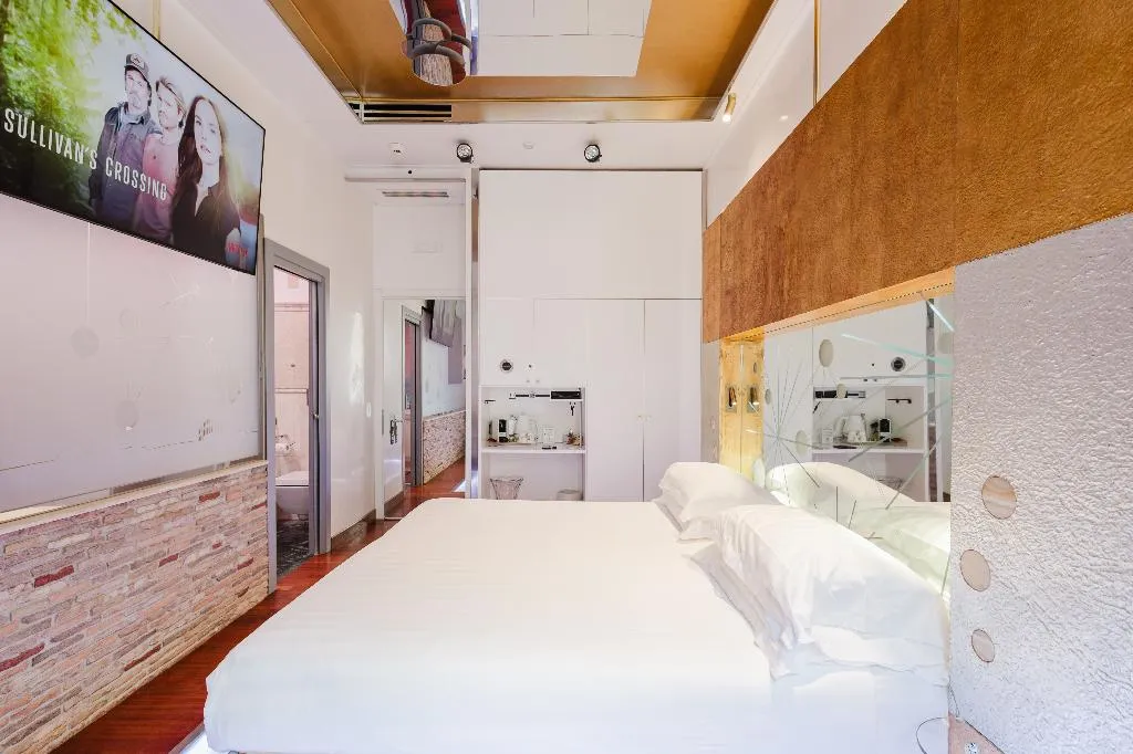 JUNIOR SUITE STANDARD Room, Hotel Trecento, Rome