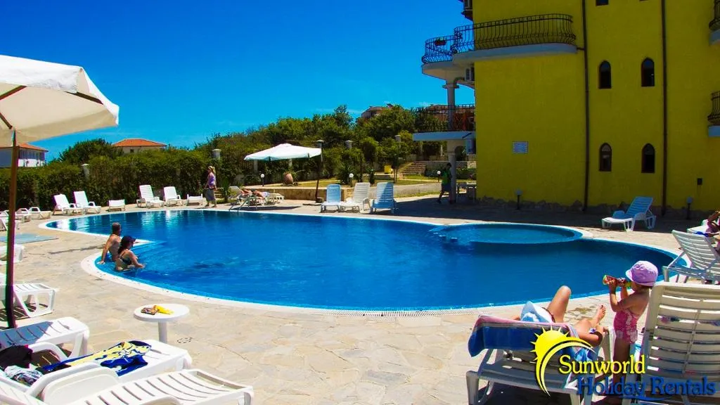 Pool, Green Hills, Bourgas