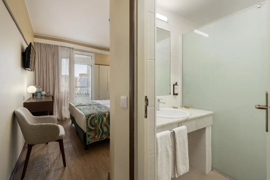 Double or Twin WITH BALCONY Room, Madeira, Madeira