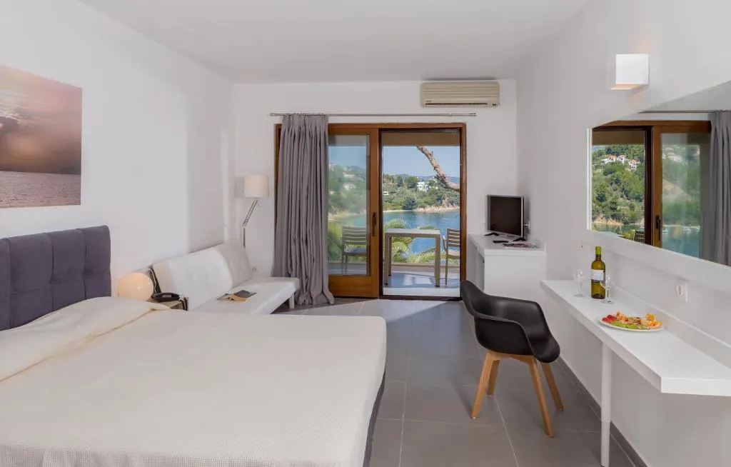 DOUBLE SUPERIOR Room, Kanapitsa Cape, Skiathos