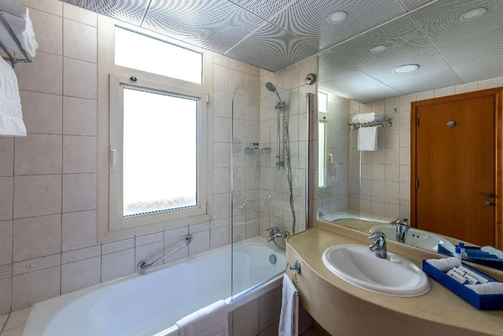 Room, Roda Al Murooj Residences, Dubai