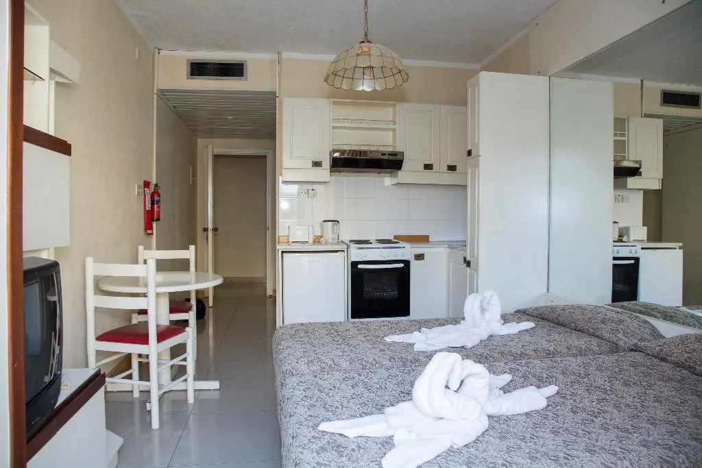 STUDIO CAPACITY 2 Room, The Bugibba Hotel, Malta