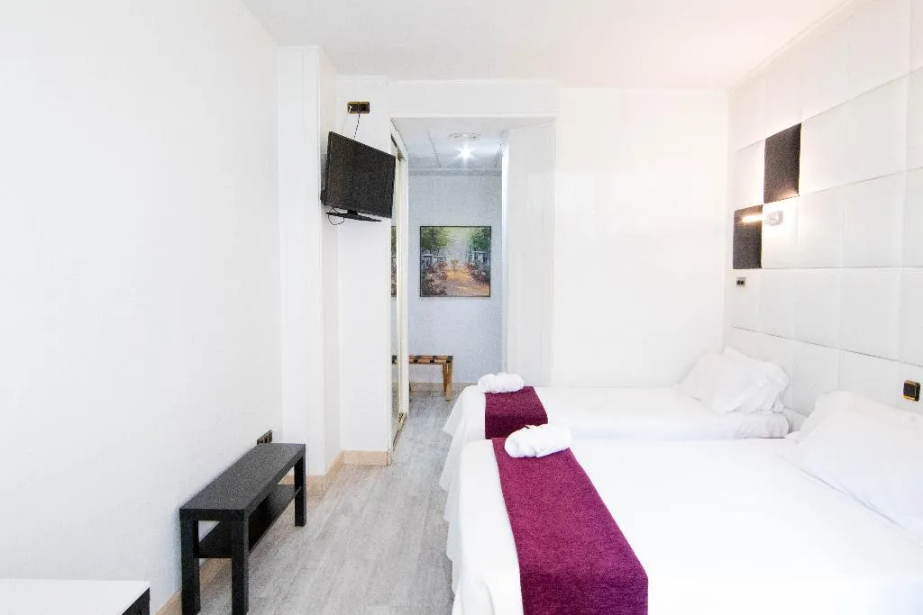 DOUBLE STANDARD Room, Avenida de España, Madrid
