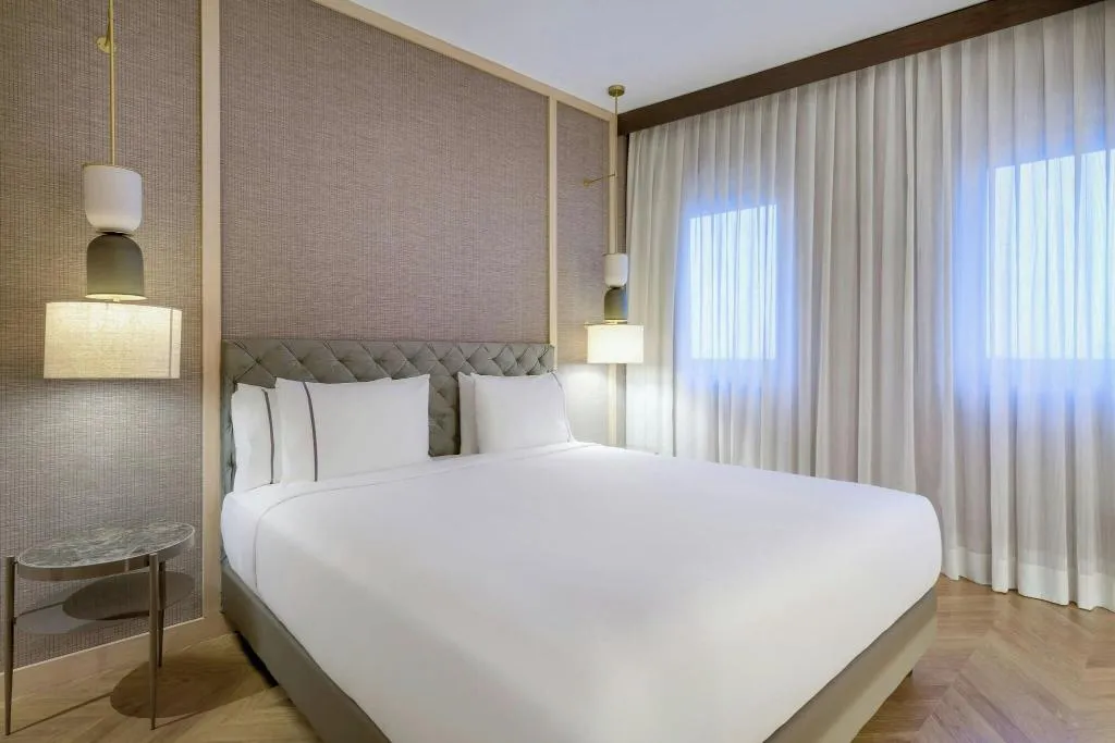 DOUBLE SUPERIOR KING BED Room, AC Milano, Milan