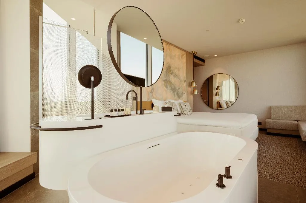 SUITE STANDARD Room, Van der Valk Hotel Amsterdam Zuidas, Amsterdam