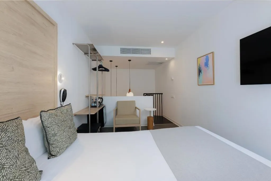 DOUBLE STANDARD Room, Casa Lit Barcelona, Barcelona